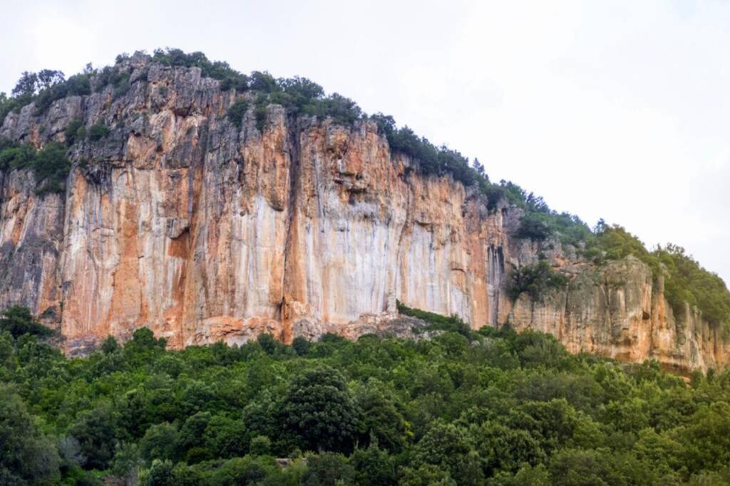 Ferula Romantica Mansarda Tra Fiumi E Montagne Sardegna Seulo Bagian luar foto